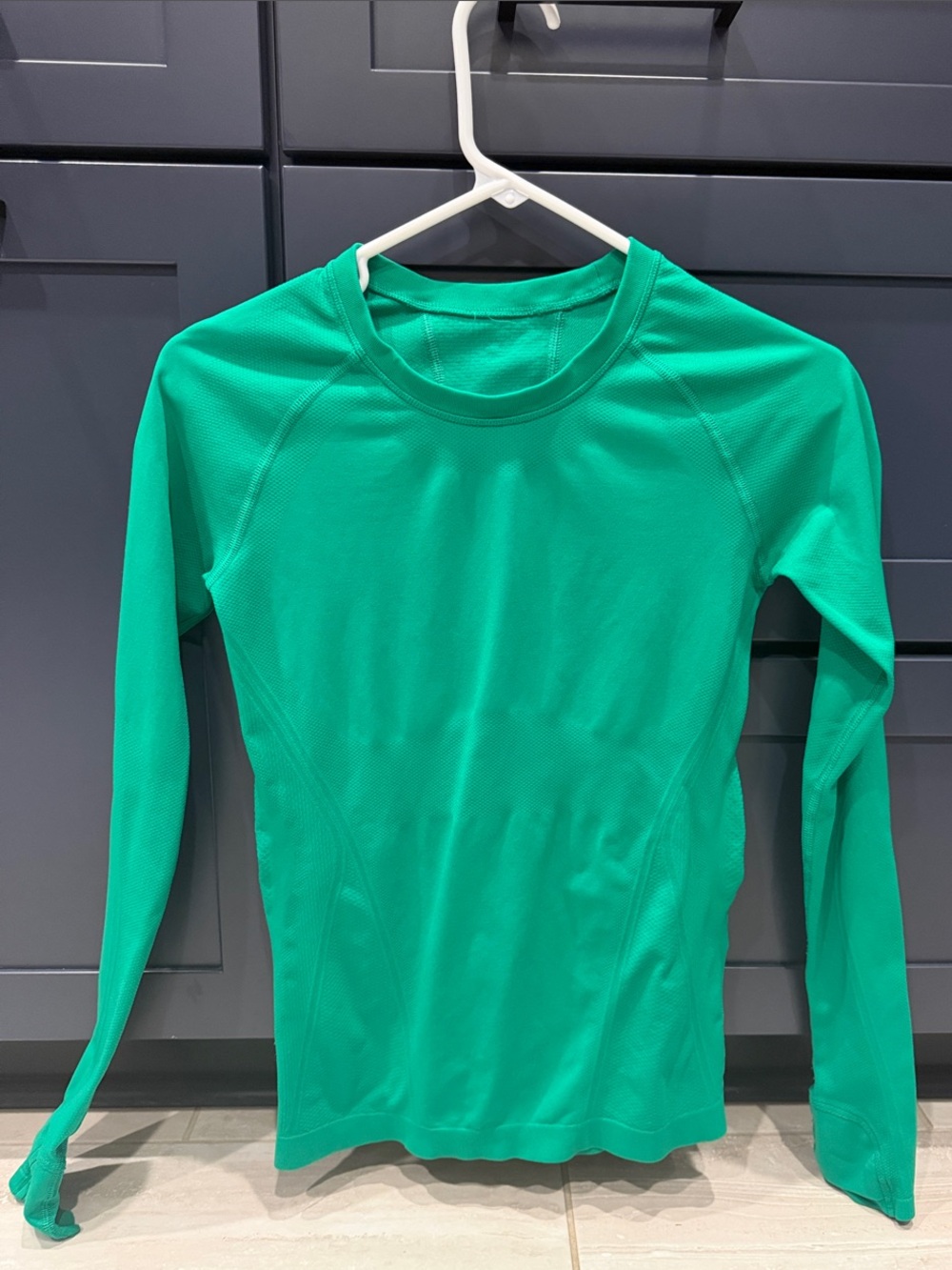 Athleta Long-Sleeve momentumTop - Green